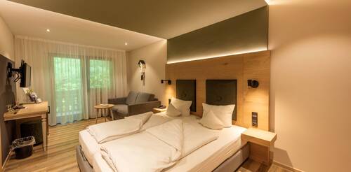 media/200cc76e-f6a9-486d-aceb-d53b0b18b91e.jpg?w=1500