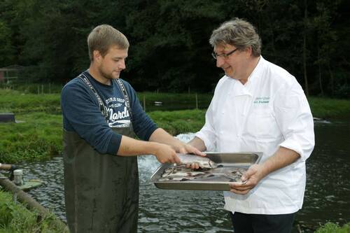 Freden gastgeber ludwig eichholz kauft frische forellen