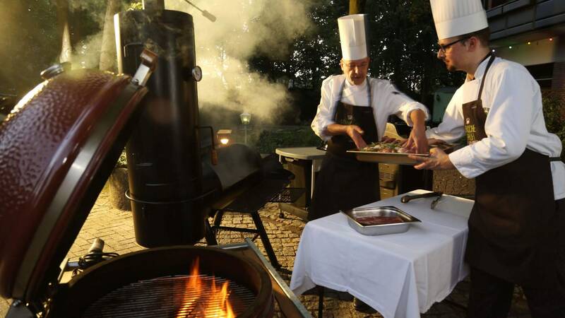 Csm landidyll wilminks parkhotel neuenkirchen muensterland gastgeber theo wilmink ist bekannt fuer seine smokerabende 43bc69c9ce