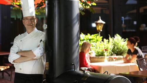 Csm landidyll wilminks parkhotel neuenkirchen muensterland gastgeber theo wilmink ist bekannt fuer seine kochkurse und smokerabende e9e7a9e8ca