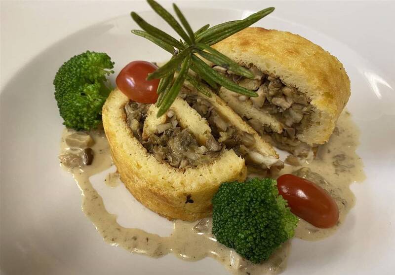 blog/kartoffel-biskuitroulade-mit-steinpilzen-aus-dem-liesetal-s101661