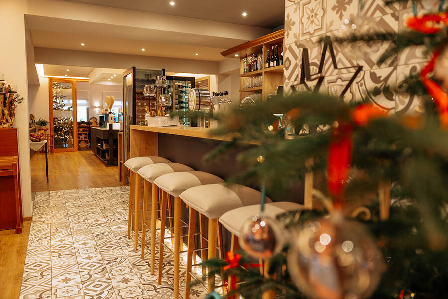 Weihnachtliche-Deko-im-Landidyll-Hotel-zur-Marieburg-ChristinaPoersch20231211_15_27_01_04.jpg