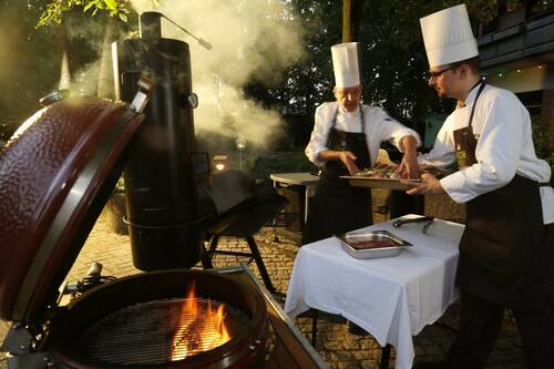 Csm landidyll wilminks parkhotel neuenkirchen muensterland gastgeber theo wilmink ist bekannt fuer seine smokerabende 8c3627b0d1